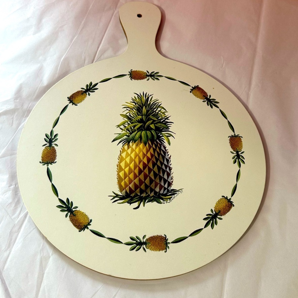 Cloverleaf chopping board